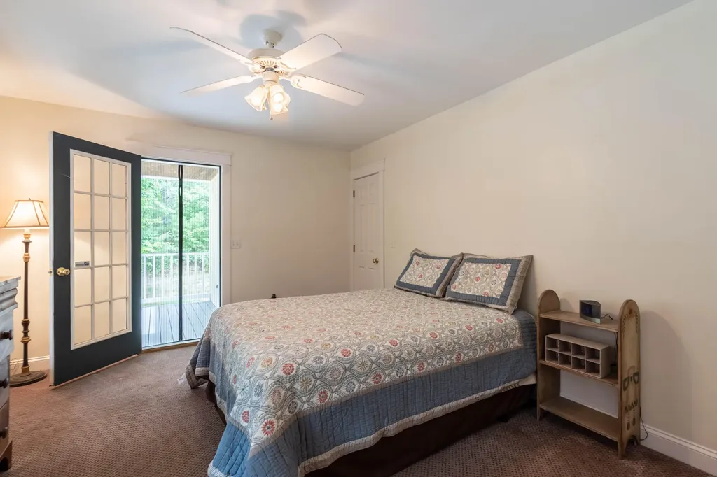 78 Cape Road Raymond ME 04071