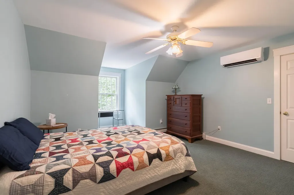 78 Cape Road Raymond ME 04071