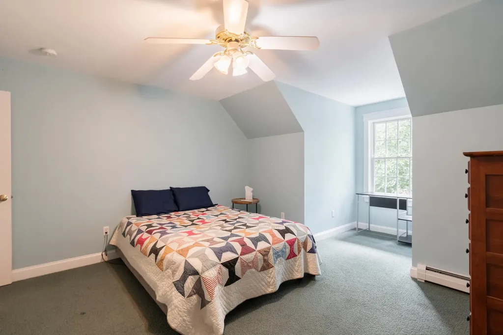 78 Cape Road Raymond ME 04071