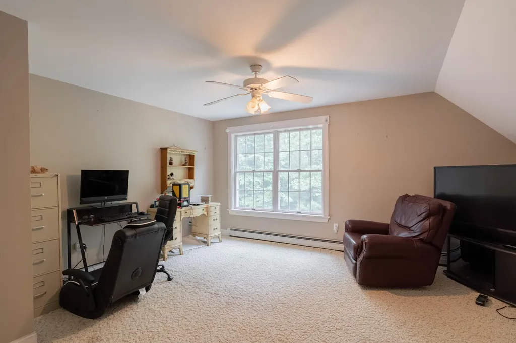 78 Cape Road Raymond ME 04071