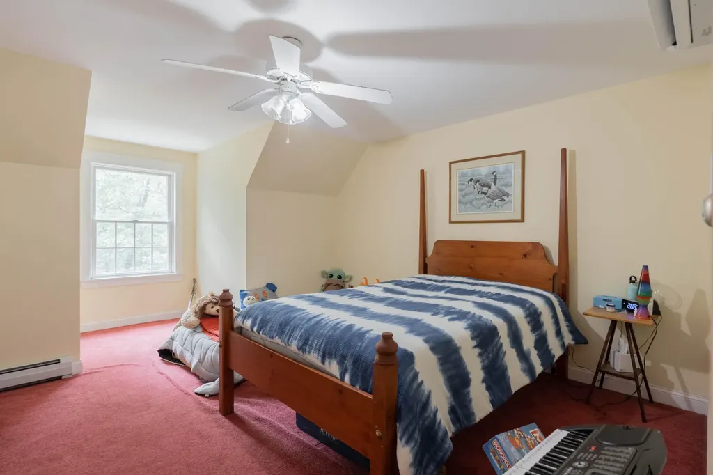 78 Cape Road Raymond ME 04071