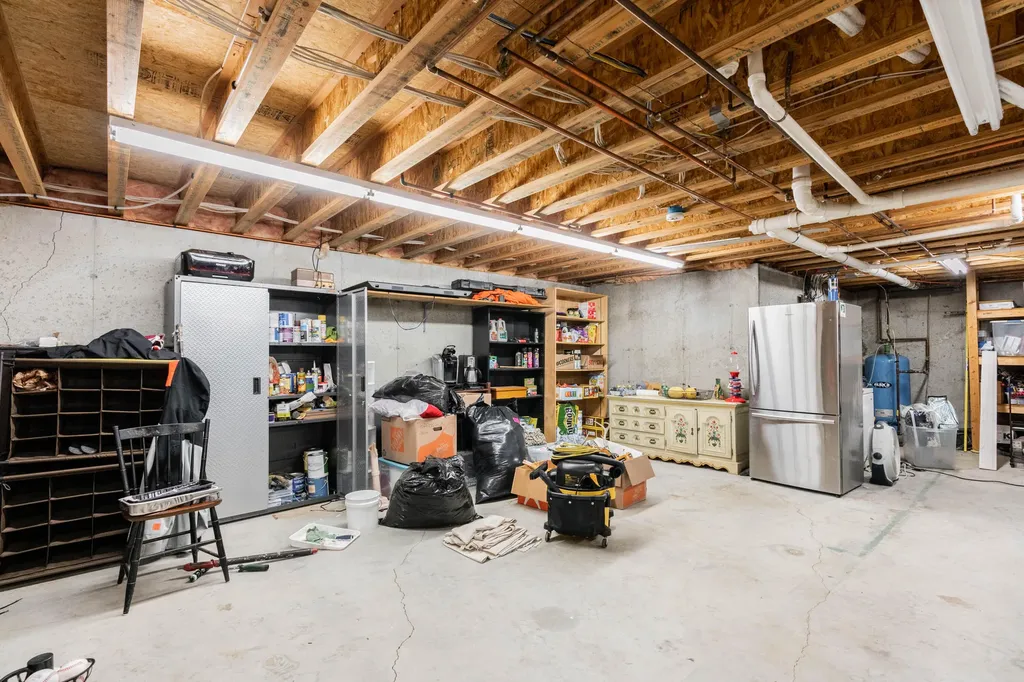 78 Cape Road Raymond ME 04071
