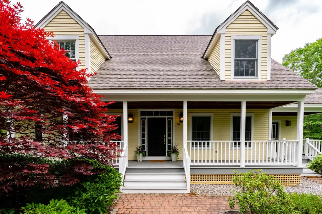 78 Cape Road Raymond ME 04071