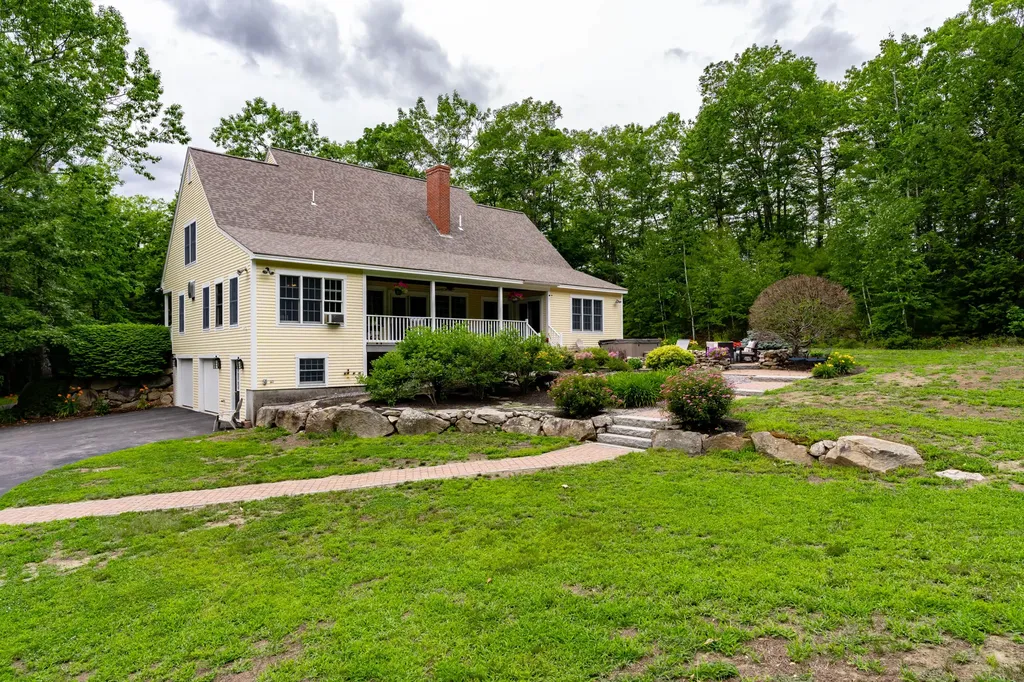 78 Cape Road Raymond ME 04071