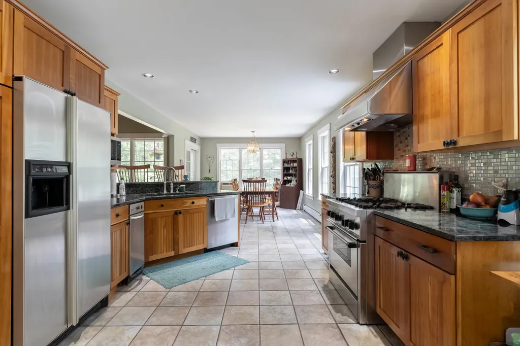 78 Cape Road Raymond ME 04071