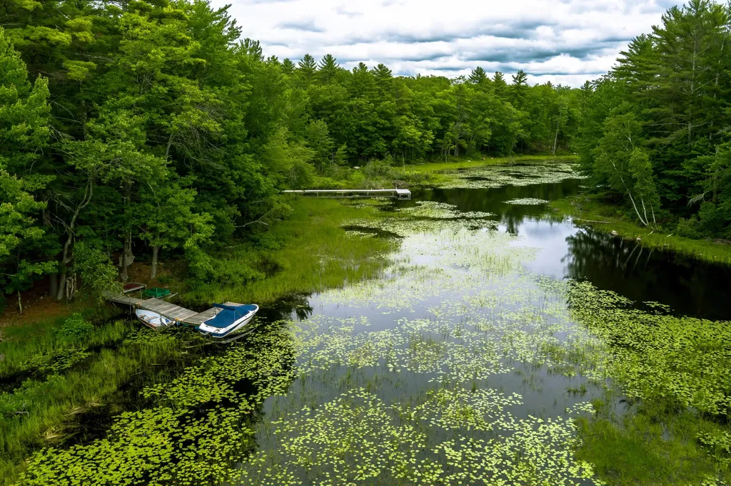 78 Cape Road Raymond ME 04071