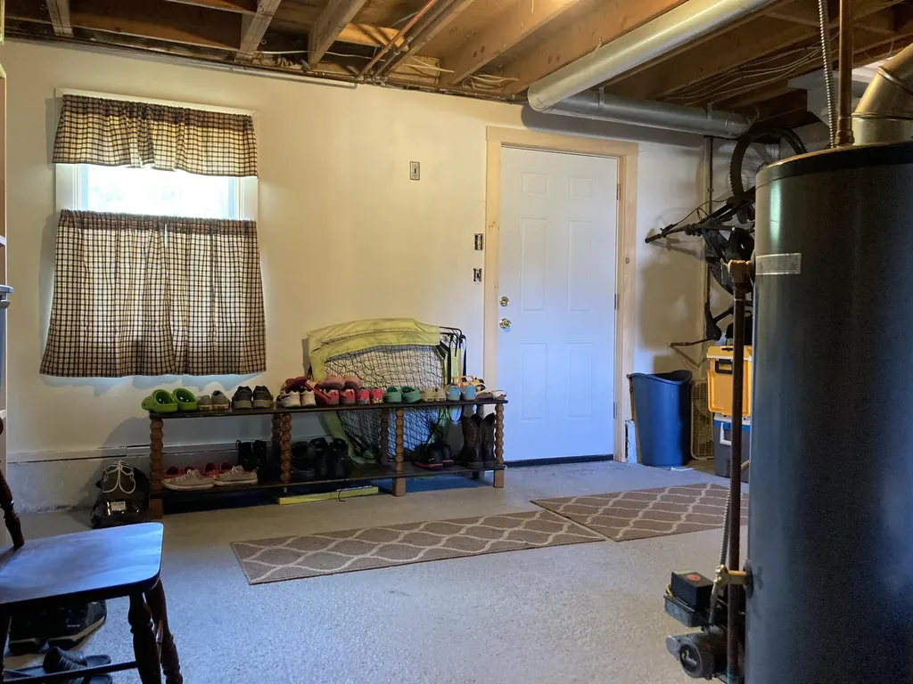 129 Gilbert Avenue Farmington ME 04938