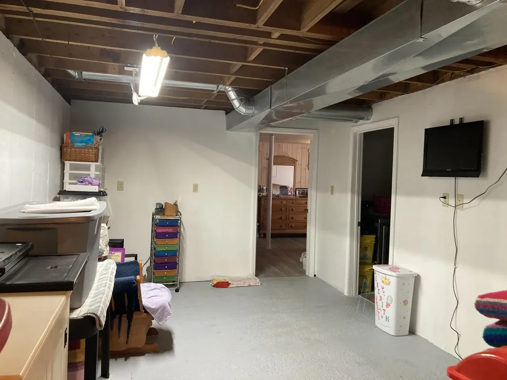129 Gilbert Avenue Farmington ME 04938