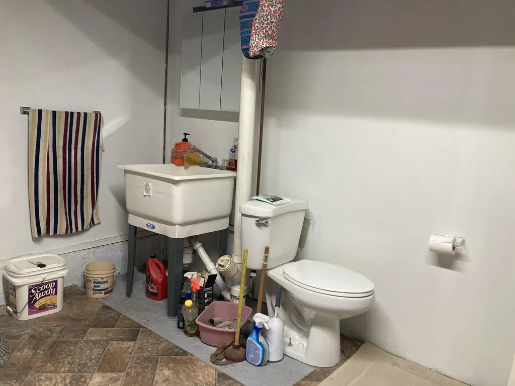 129 Gilbert Avenue Farmington ME 04938