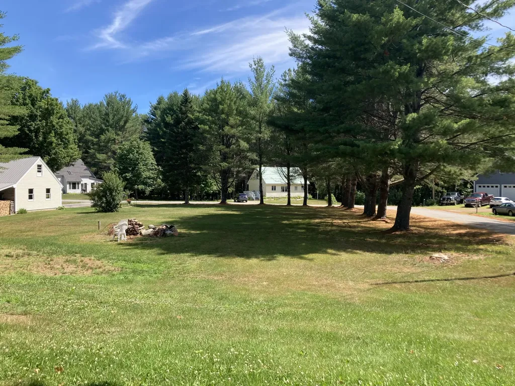 129 Gilbert Avenue Farmington ME 04938