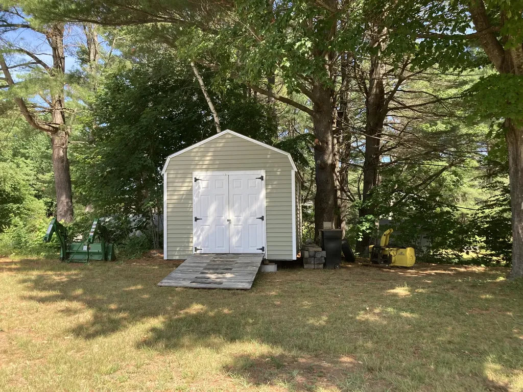 129 Gilbert Avenue Farmington ME 04938