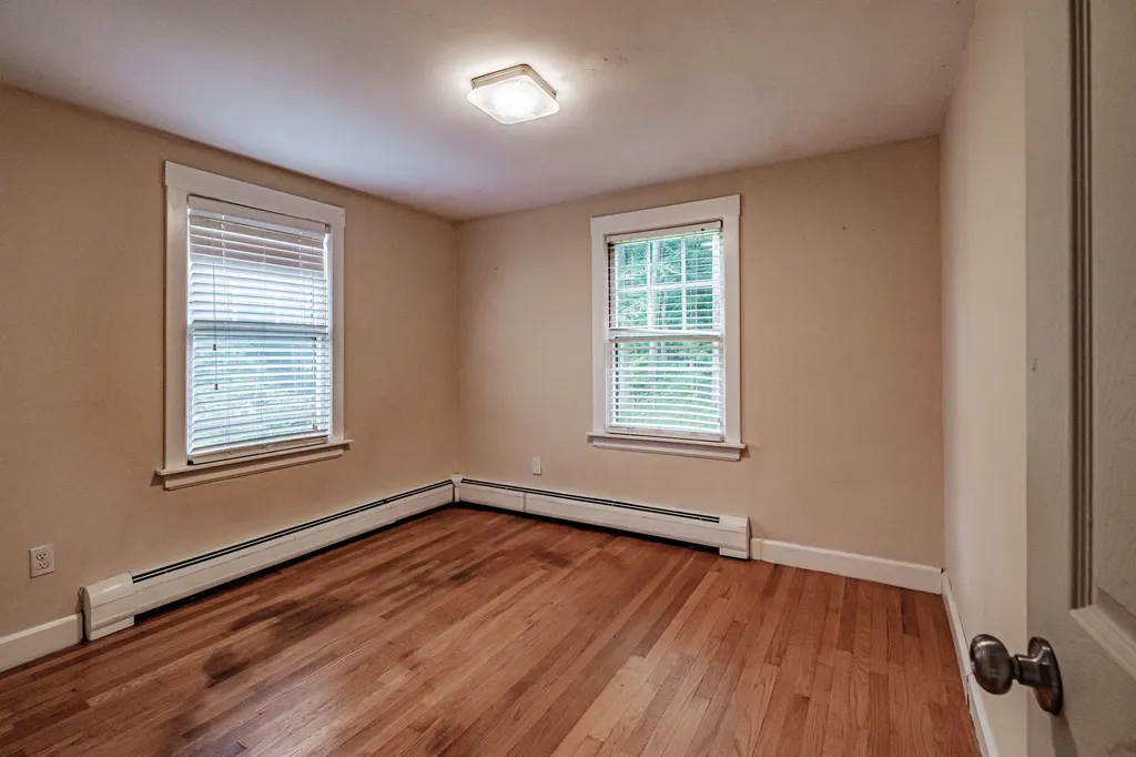 73 Middle Road Falmouth ME 04105
