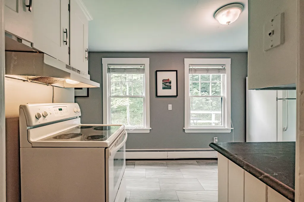 73 Middle Road Falmouth ME 04105