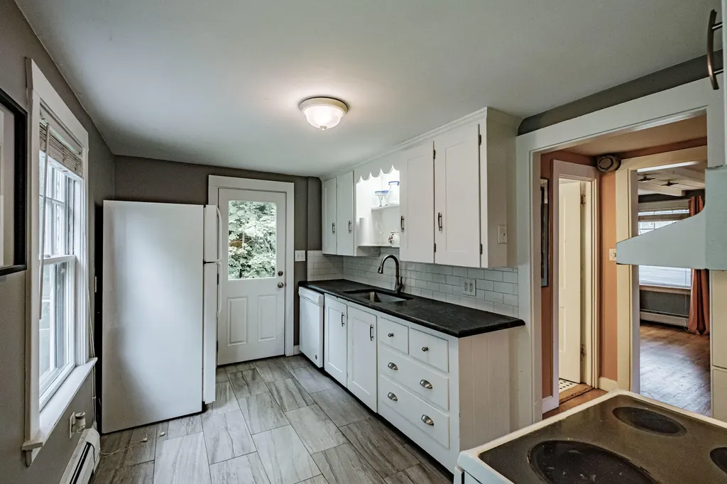 73 Middle Road Falmouth ME 04105