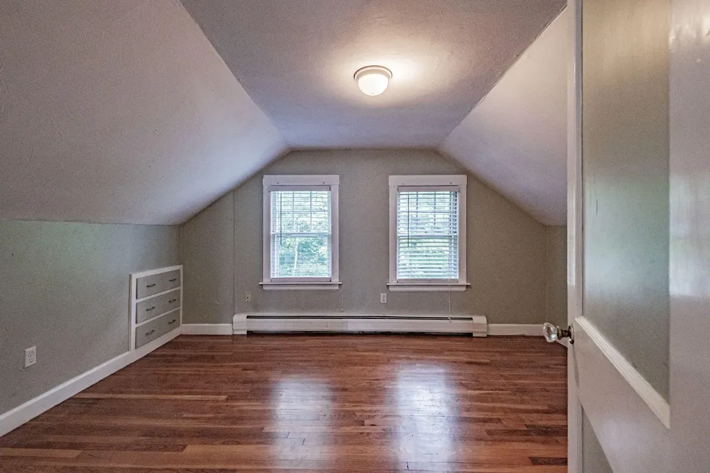 73 Middle Road Falmouth ME 04105