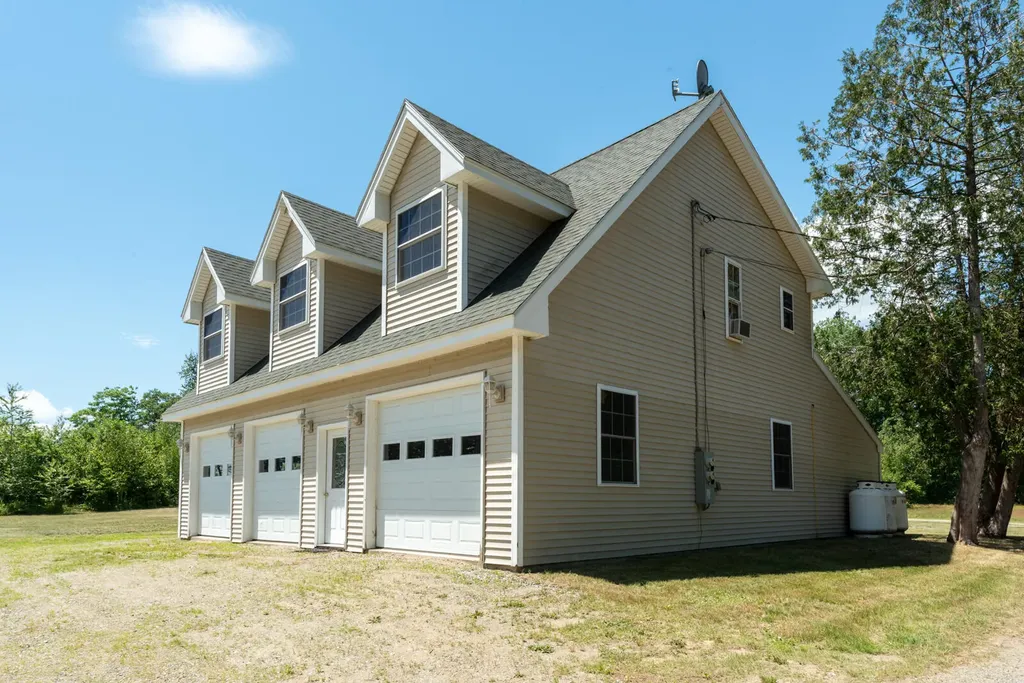 46 Oakland Road Belgrade ME 04917
