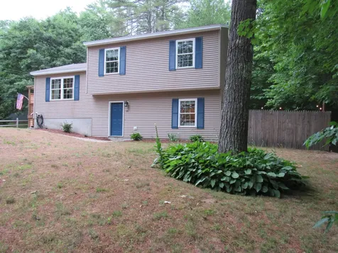 20 Swans Road Raymond ME 04071