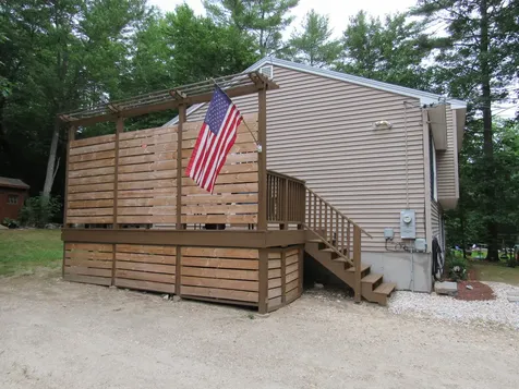 20 Swans Road Raymond ME 04071