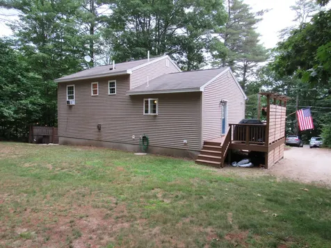 20 Swans Road Raymond ME 04071