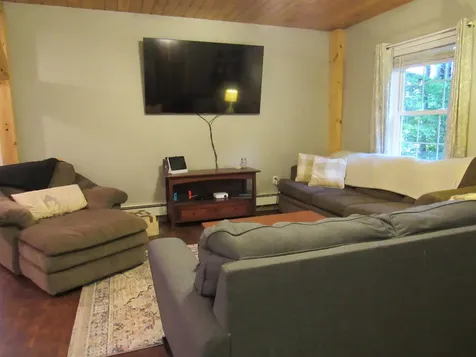 20 Swans Road Raymond ME 04071