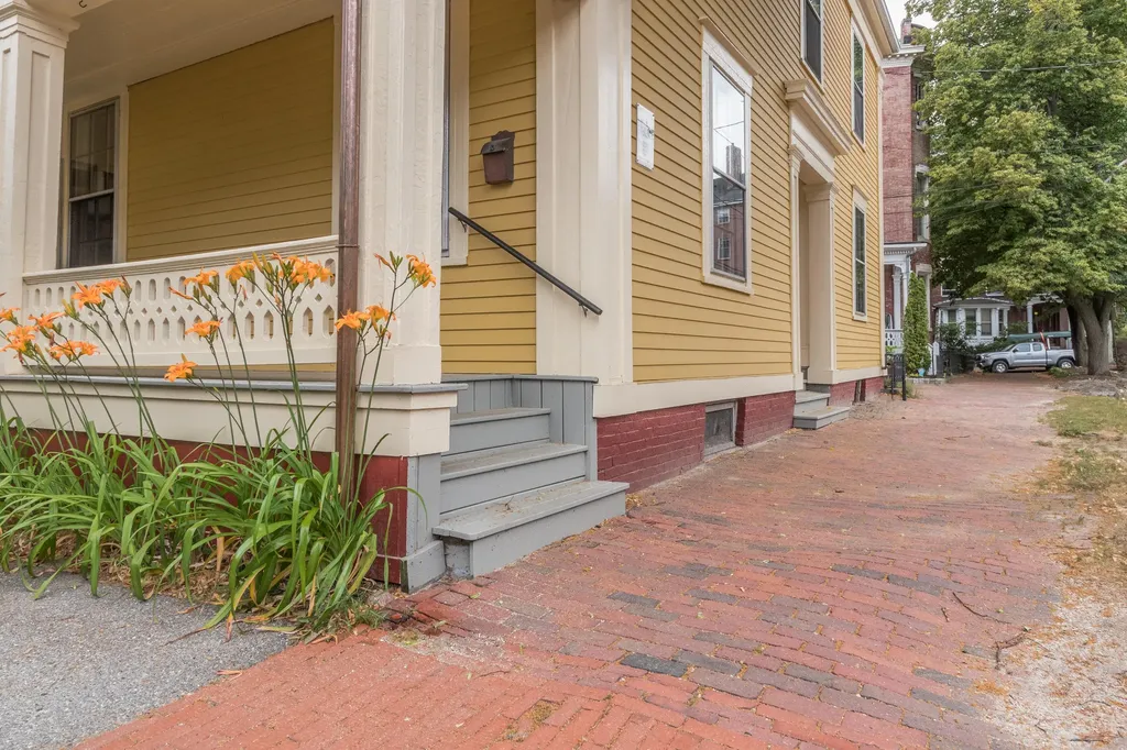 136 Pleasant Street Portland ME 04101