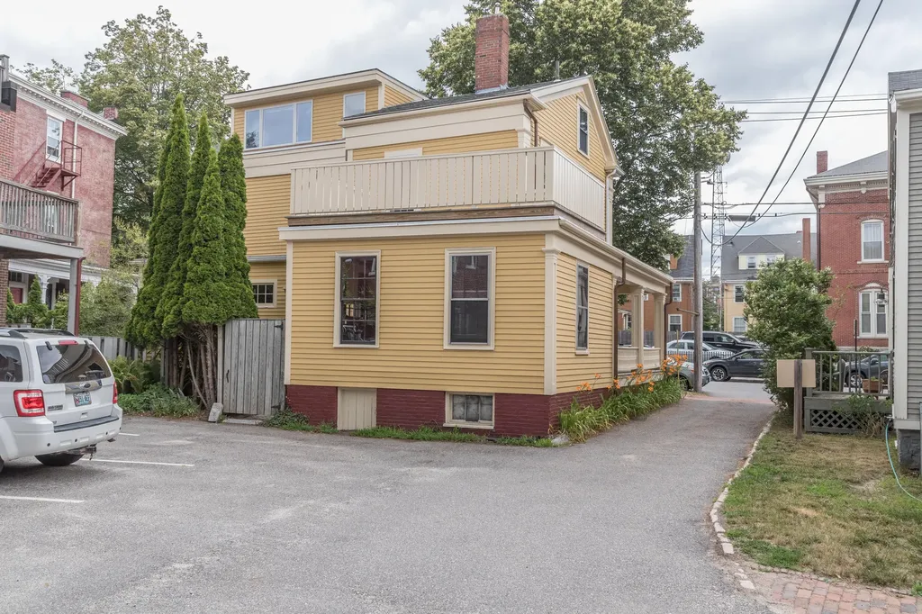 136 Pleasant Street Portland ME 04101