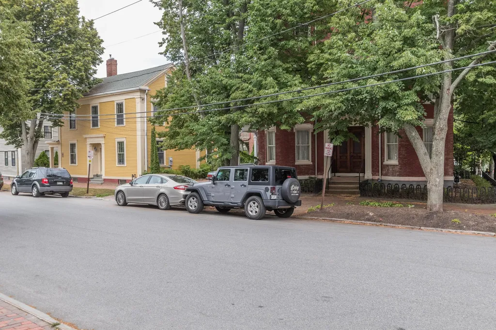 136 Pleasant Street Portland ME 04101