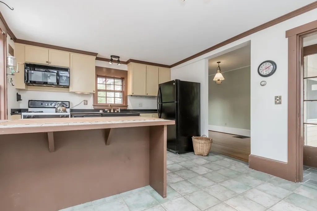 136 Pleasant Street Portland ME 04101