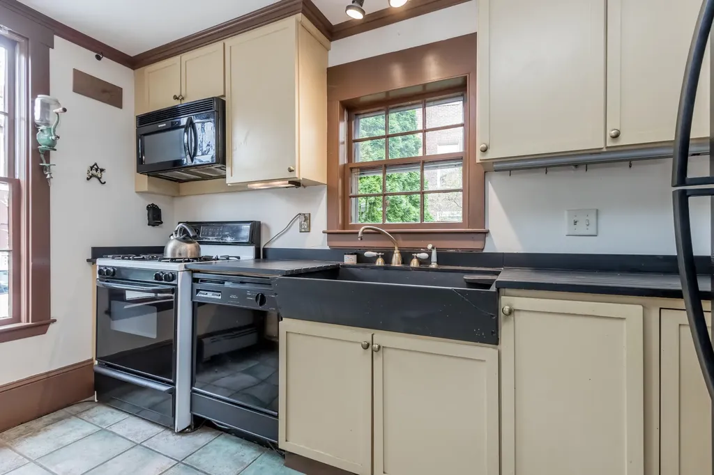 136 Pleasant Street Portland ME 04101