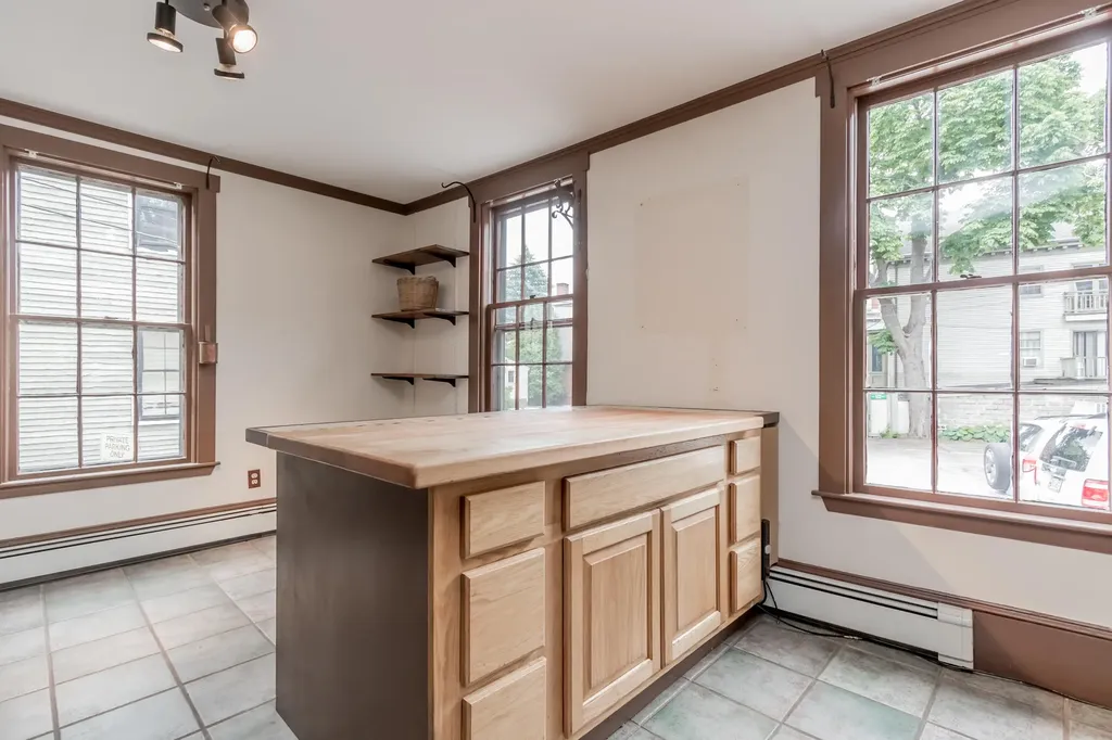136 Pleasant Street Portland ME 04101