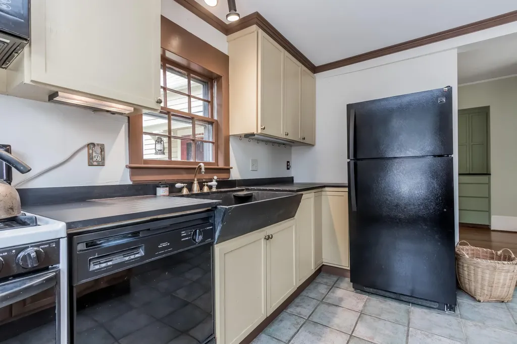136 Pleasant Street Portland ME 04101