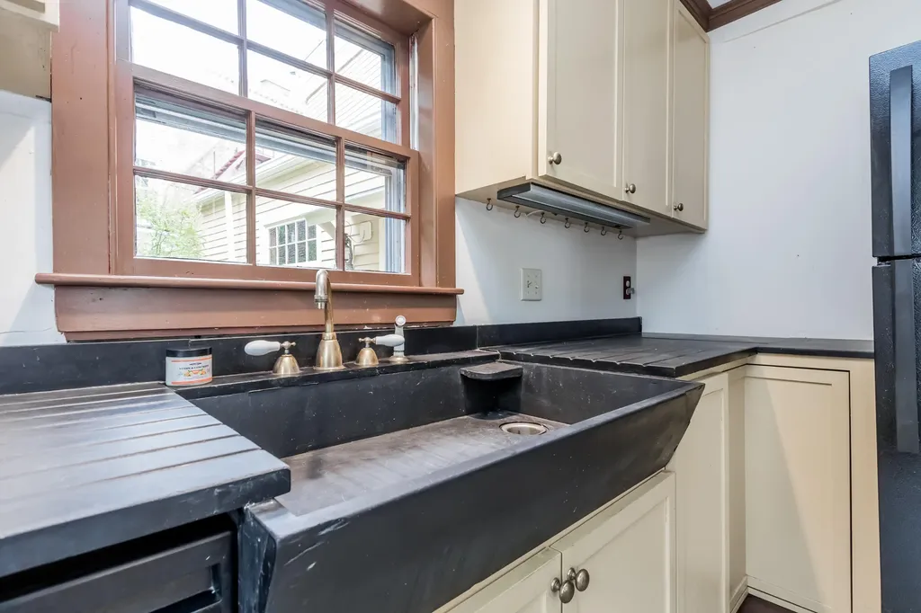 136 Pleasant Street Portland ME 04101