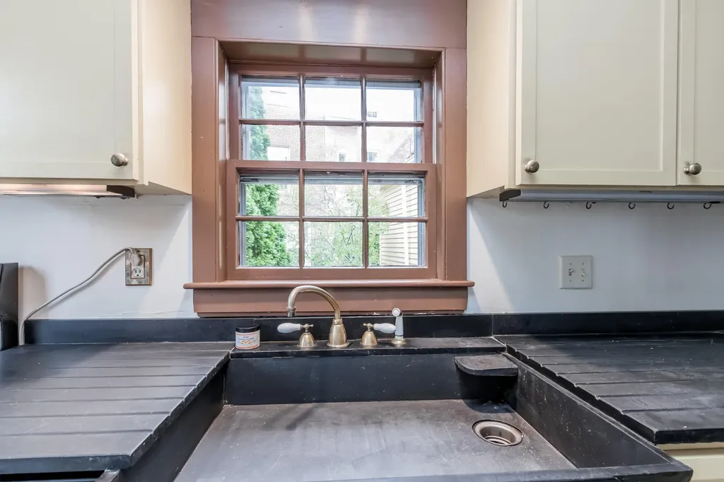 136 Pleasant Street Portland ME 04101