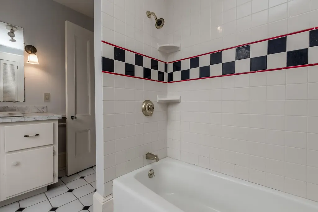 136 Pleasant Street Portland ME 04101