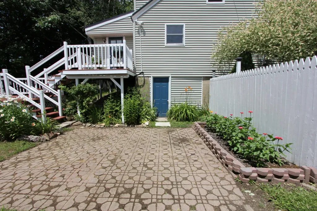 11 Marston Road Gardiner ME 04345