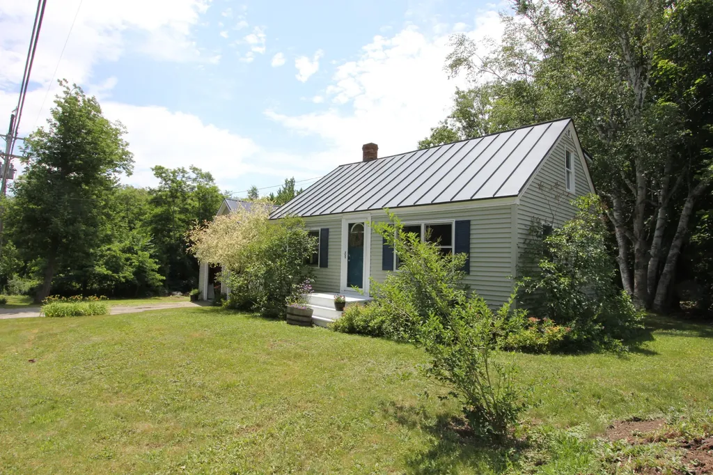 11 Marston Road Gardiner ME 04345
