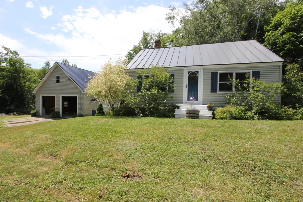 11 Marston Road Gardiner ME 04345