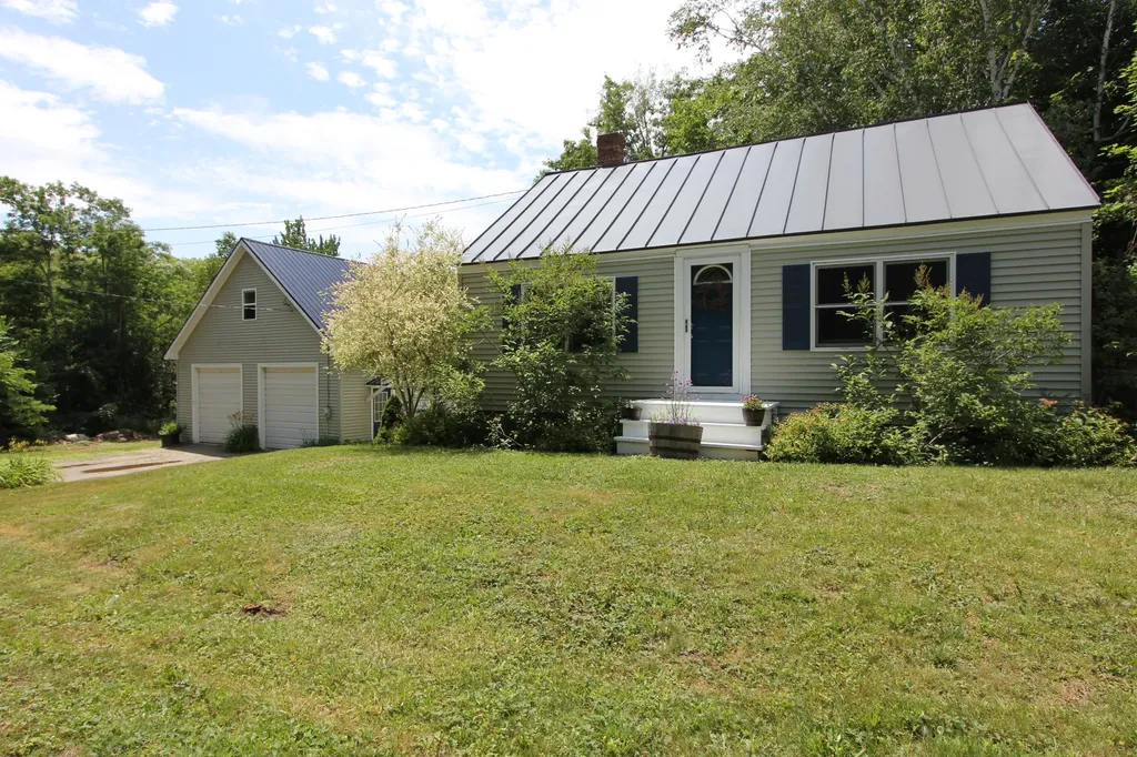11 Marston Road Gardiner ME 04345