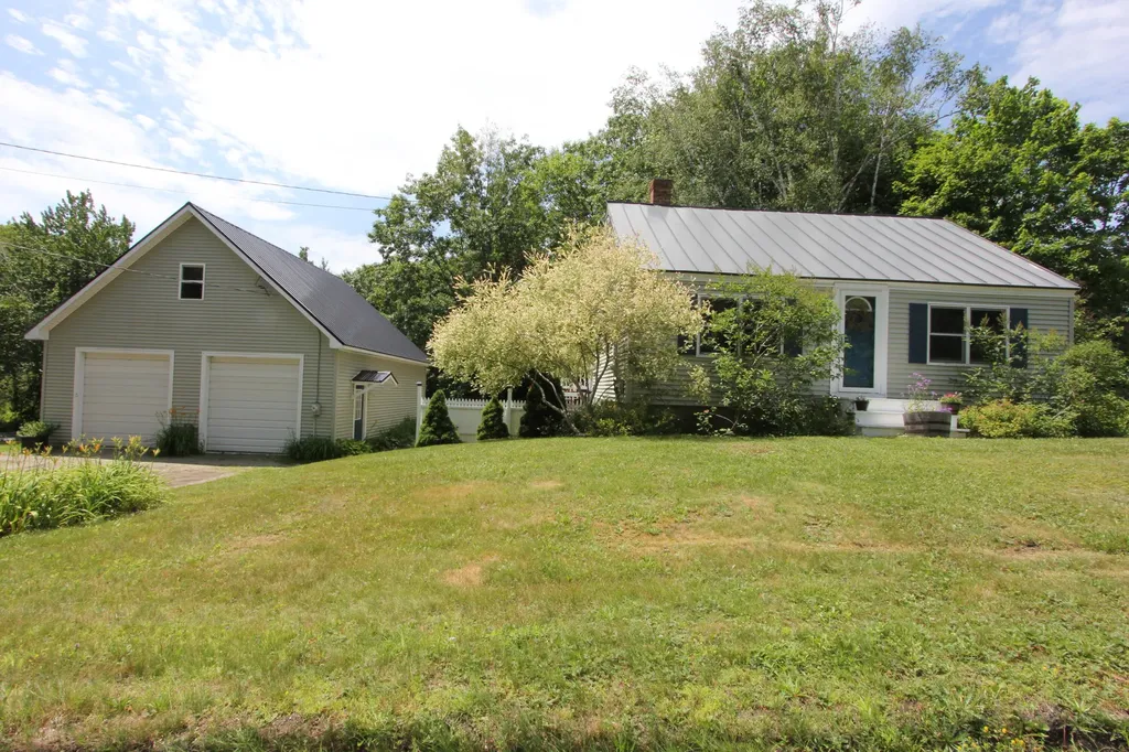 11 Marston Road Gardiner ME 04345