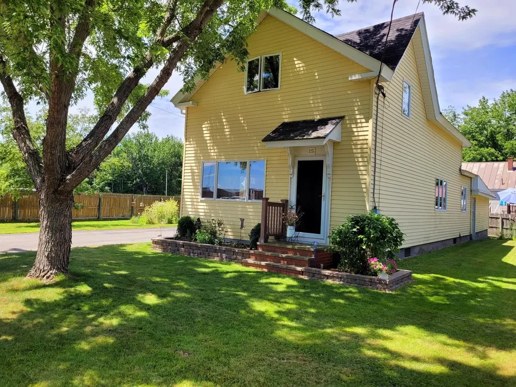 15 Verdun Street Fairfield ME 04937