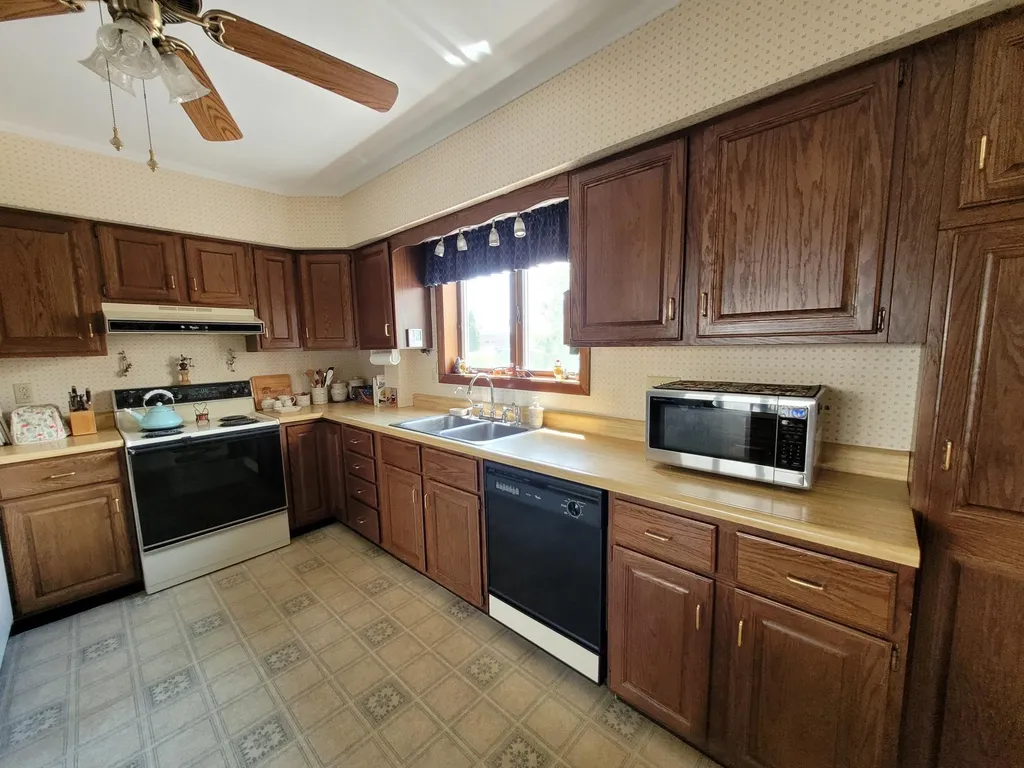 15 Verdun Street Fairfield ME 04937