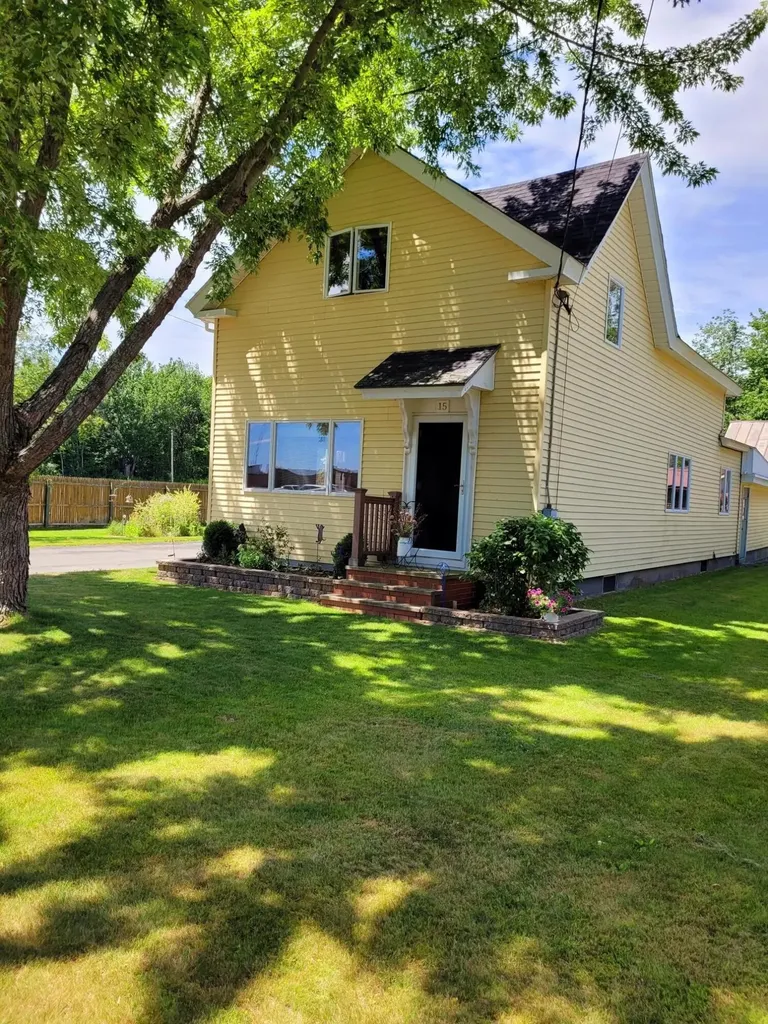 15 Verdun Street Fairfield ME 04937