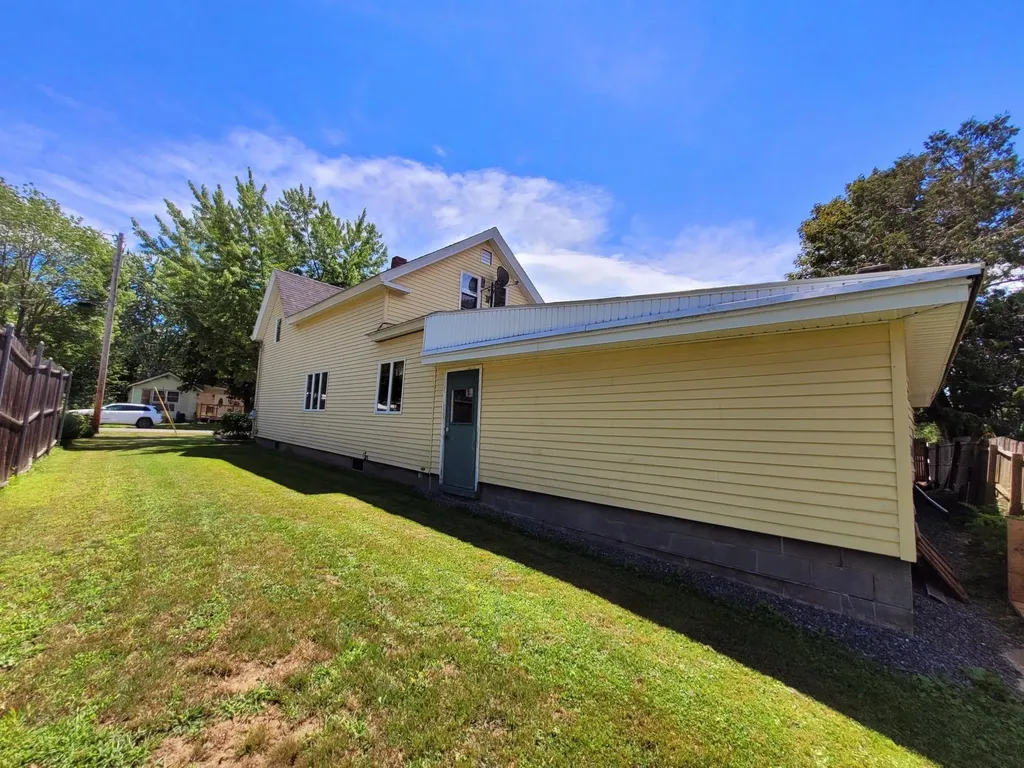 15 Verdun Street Fairfield ME 04937