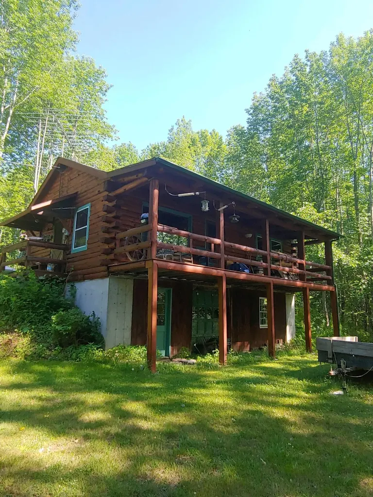 18 Mitchell Road Richmond ME 04357