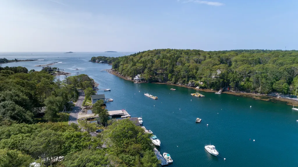 11 Wohseepee Way Boothbay ME 04544