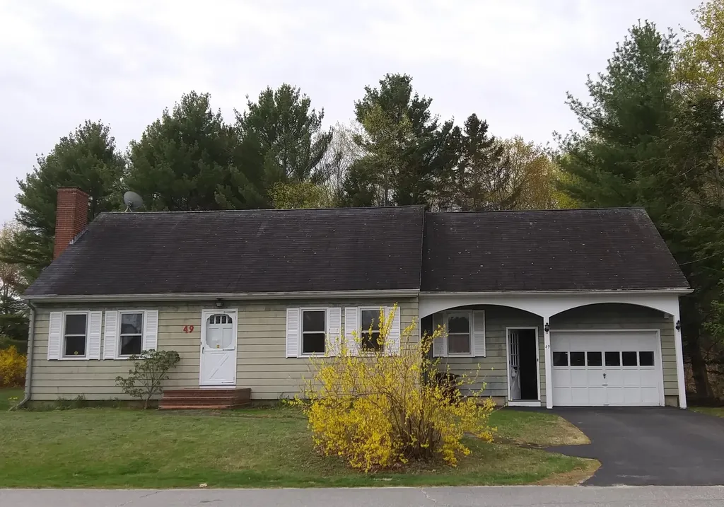 49 Brooks Avenue Lewiston ME 04240