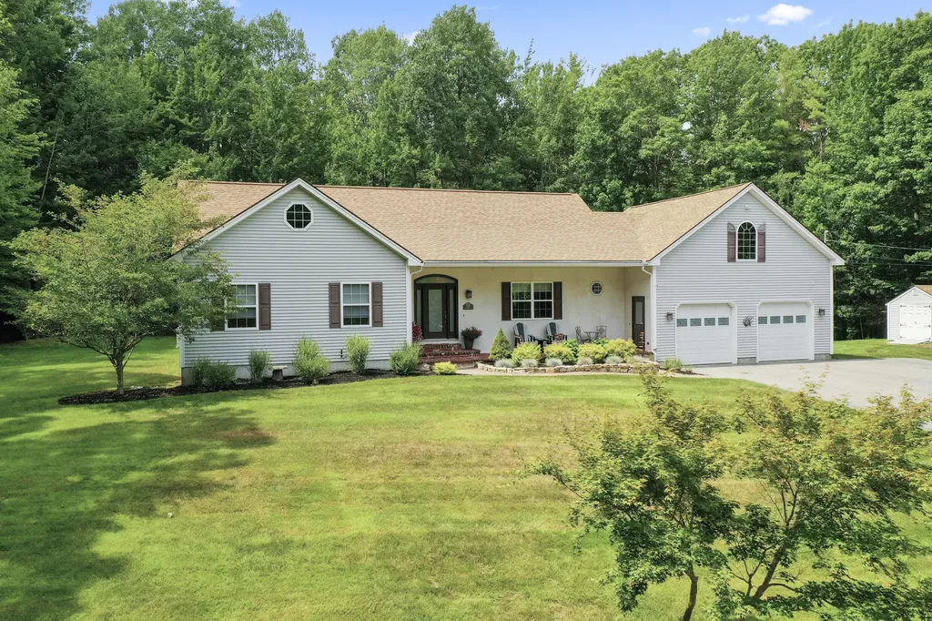 26 Pompeo Drive Gorham ME 04038