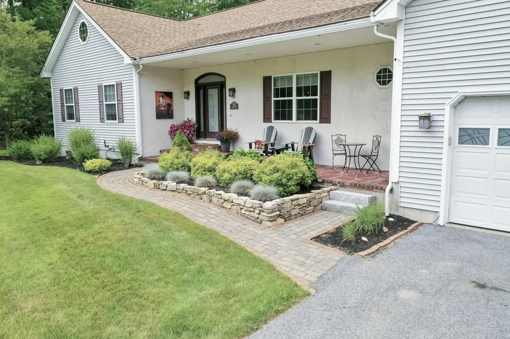 26 Pompeo Drive Gorham ME 04038