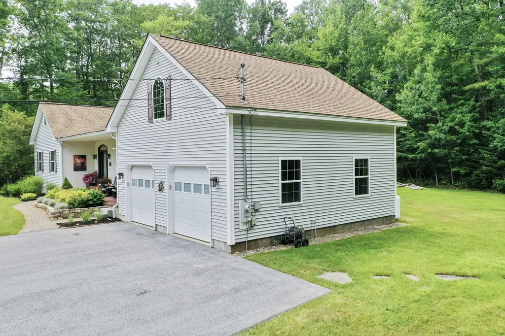 26 Pompeo Drive Gorham ME 04038