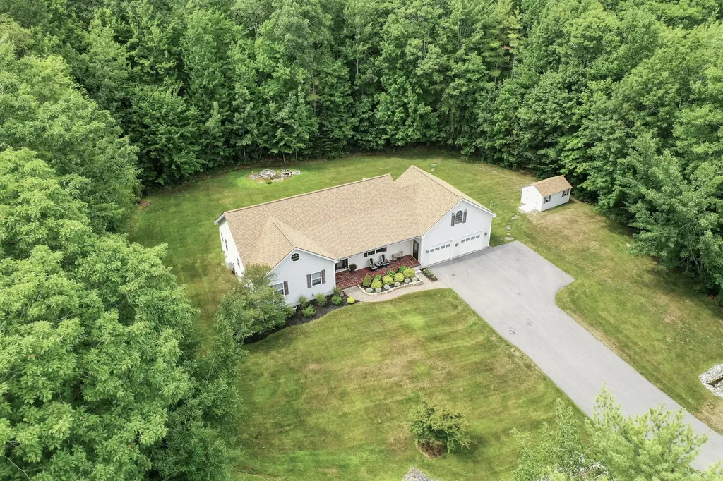 26 Pompeo Drive Gorham ME 04038